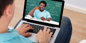 Student Elearning through online training videos